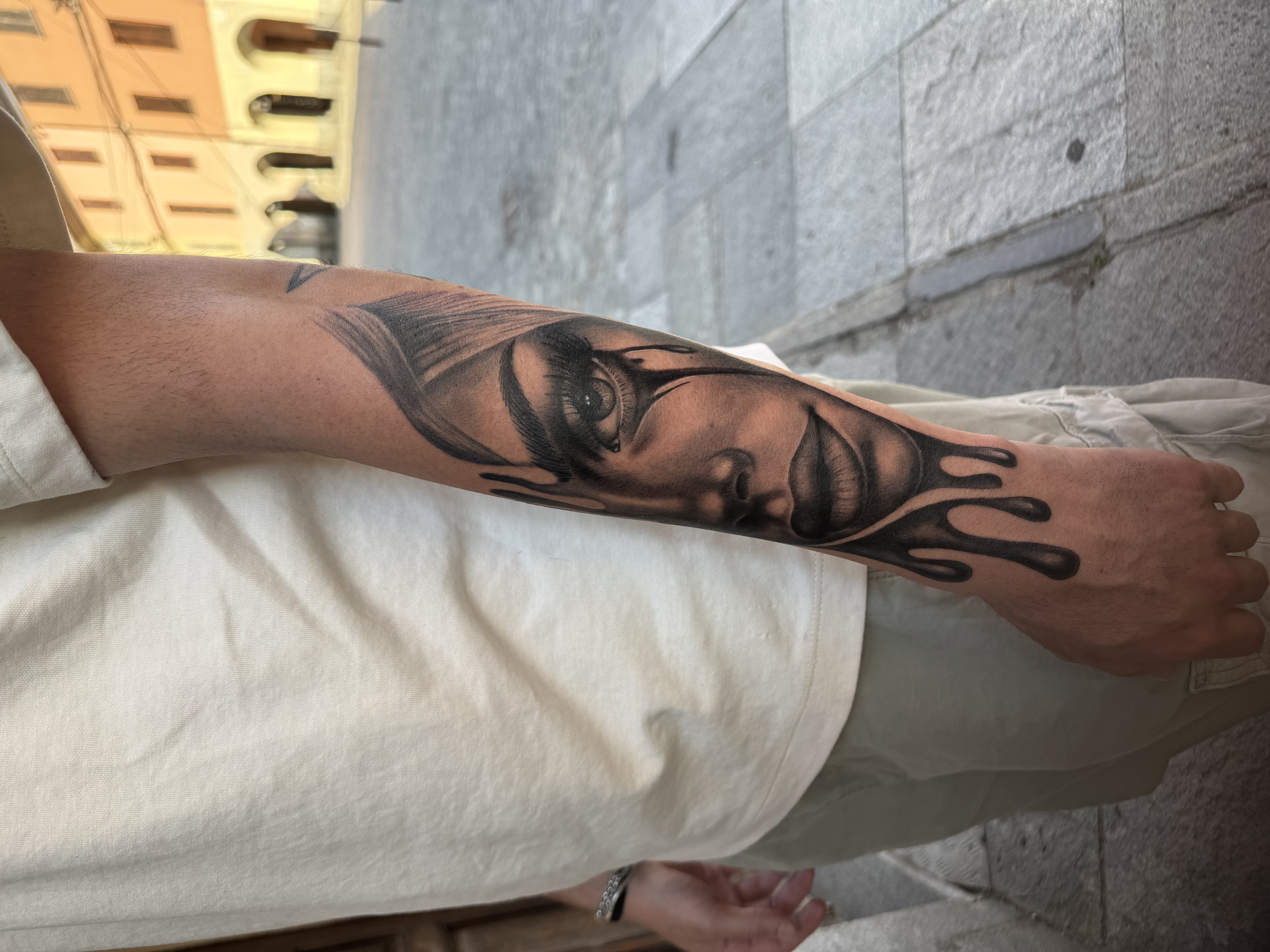 Tatuaggio realistico occhio su avambraccio realizzato da Andrea N. Agnelli